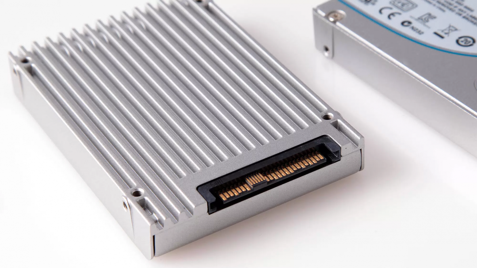 SSD-накопитель с интерфейсом U.2. Источник